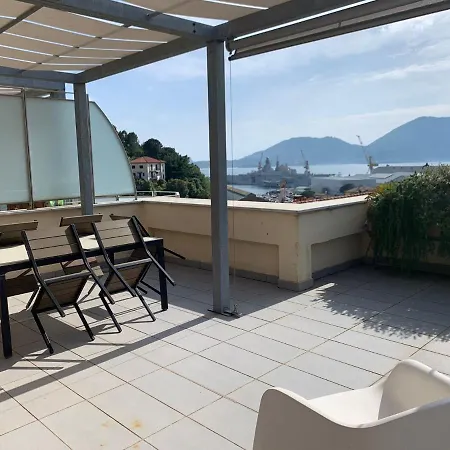 Una Terrazza Sul Golfo - 2 Bedrooms La Spezia